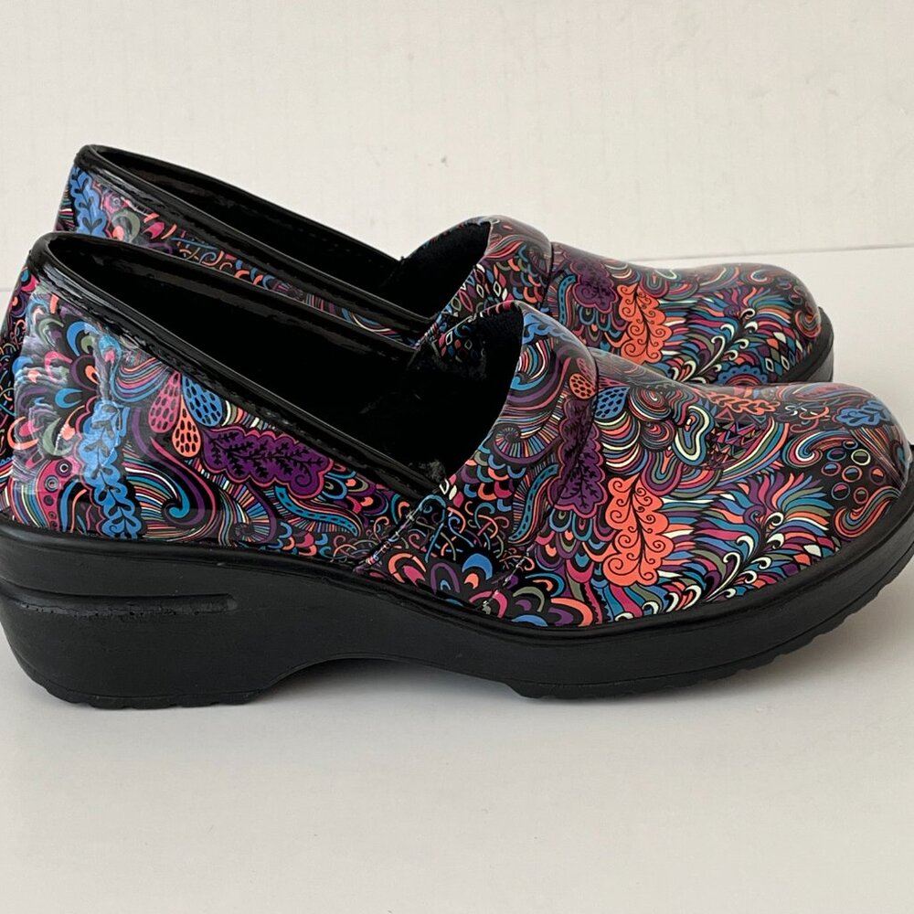 Easy Works Easy Street Slip Resistant Comfort Clog Multicolor Geometric Size 5.5